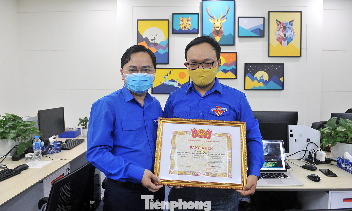 T.Ư Đoàn tặng bằng khen đội ngũ xây dựng ứng dụng NCOVI khai báo y tế ảnh 3