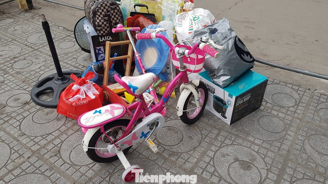 Dân chung cư Hà Nội nháo nhác mua đồ tích trữ phòng dịch Covid-19 ảnh 11