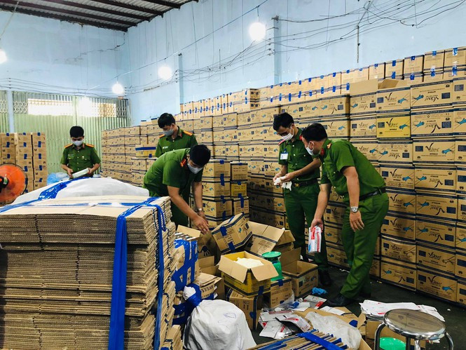 Xử phạt nghìn người không đeo khẩu trang nơi công cộng ảnh 2