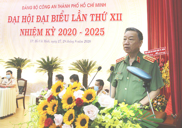 Đại tá Lê Hồng Nam được bầu giữ chức Bí thư Đảng ủy Công an TPHCM ảnh 3