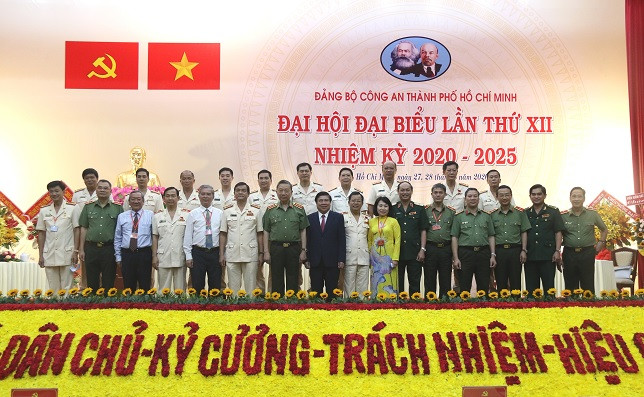 Đại tá Lê Hồng Nam được bầu giữ chức Bí thư Đảng ủy Công an TPHCM ảnh 2