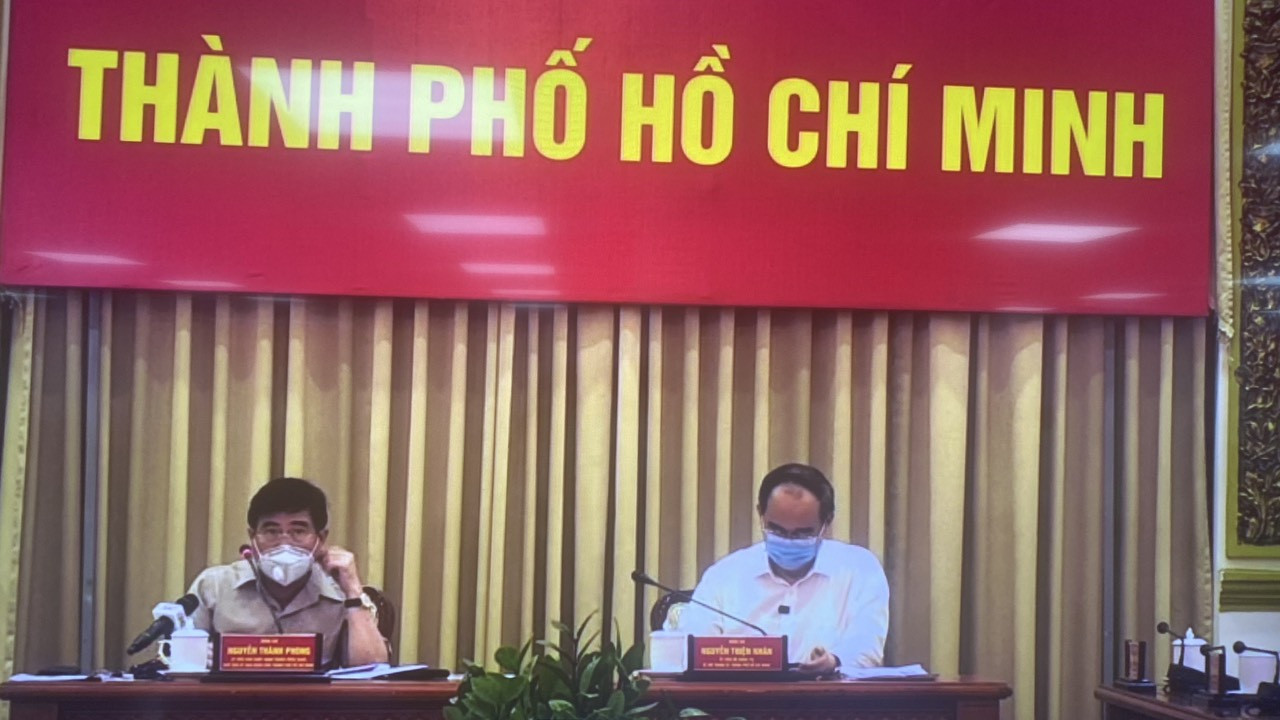 Chủ tịch TPHCM phê bình lãnh đạo quận huyện lơ là họp phòng chống dịch COVID-19 ảnh 1