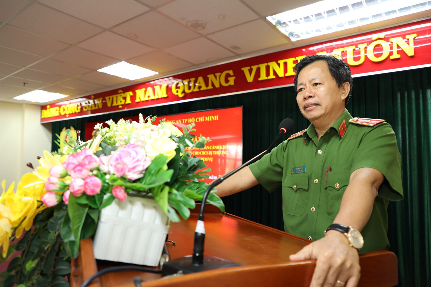 Bí thư Thành ủy Nguyễn Thiện Nhân chỉ đạo rà soát người nhập cảnh vào TPHCM ảnh 6