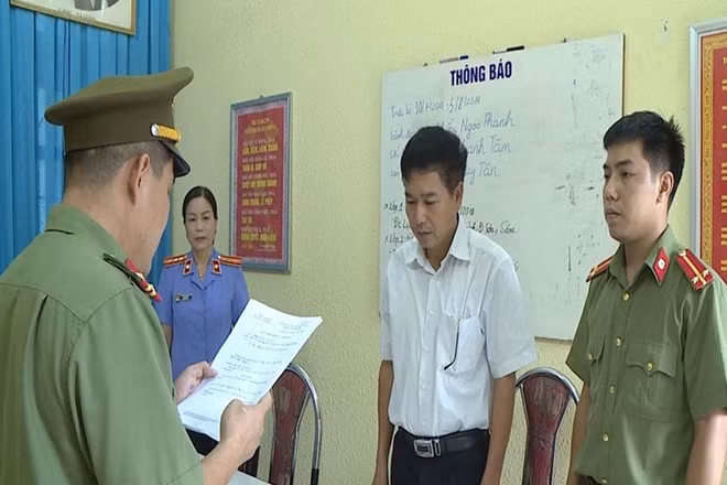 Đề thi môn Toán lớp 10 Trường THPT Chuyên Sư phạm: Dễ ‘ăn điểm’ ảnh 6 Đề thi môn Toán lớp 10 Trường THPT Chuyên Sư phạm: Dễ ‘ăn điểm’ ảnh 6