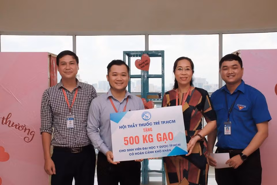 Trường ĐH Y Dược TP. HCM: “Góc chia sẻ” nhu yếu phẩm, giáo trình miễn phí cho sinh viên ảnh 4