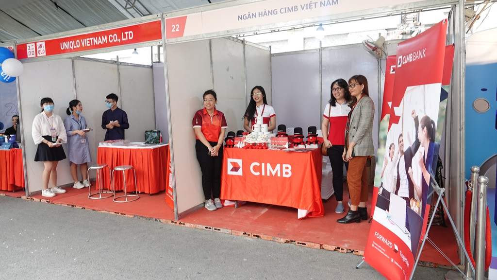 Sôi động “Ngày hội việc làm – Job Fair 2020“ ảnh 1
