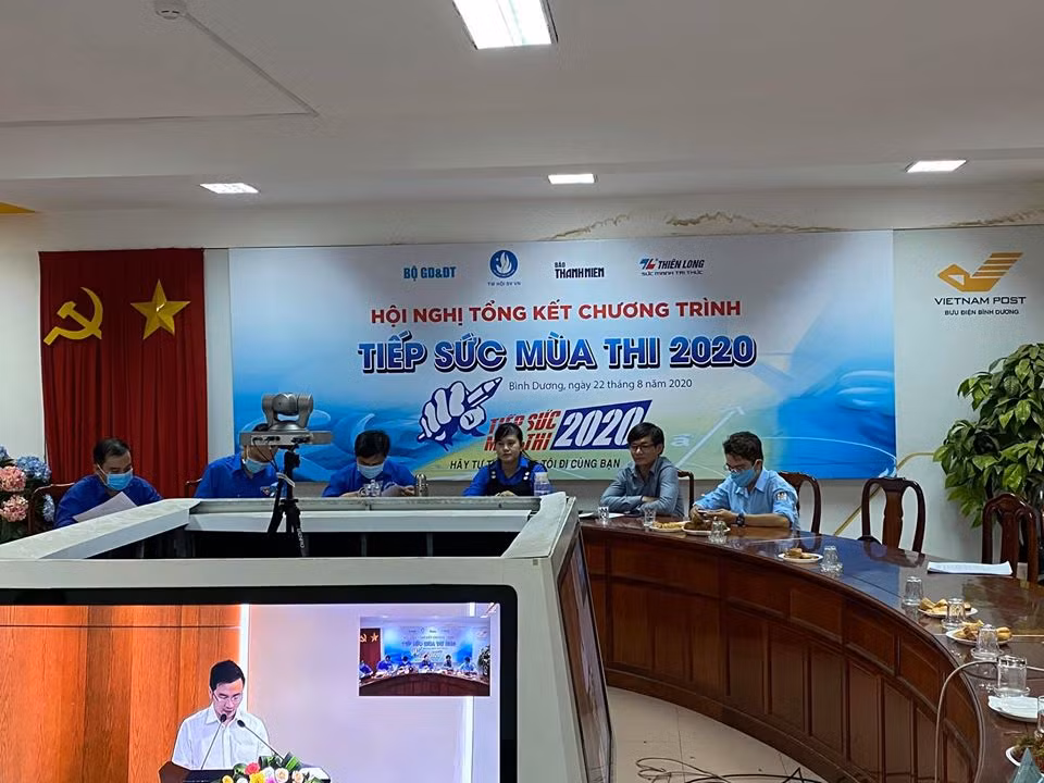 Tỉnh Đoàn Bình Dương trao tặng 50.000 khẩu trang y tế cho các cơ sở Đoàn ảnh 2