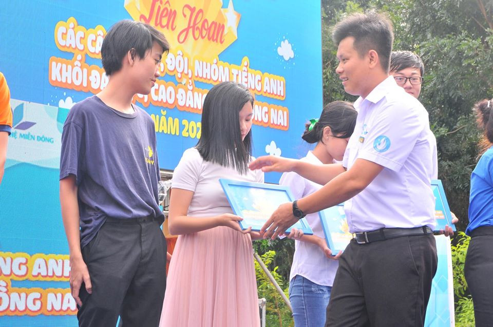 Sôi nổi “Liên hoan các CLB, đội, nhóm tiếng Anh tỉnh Đồng Nai“ ảnh 10