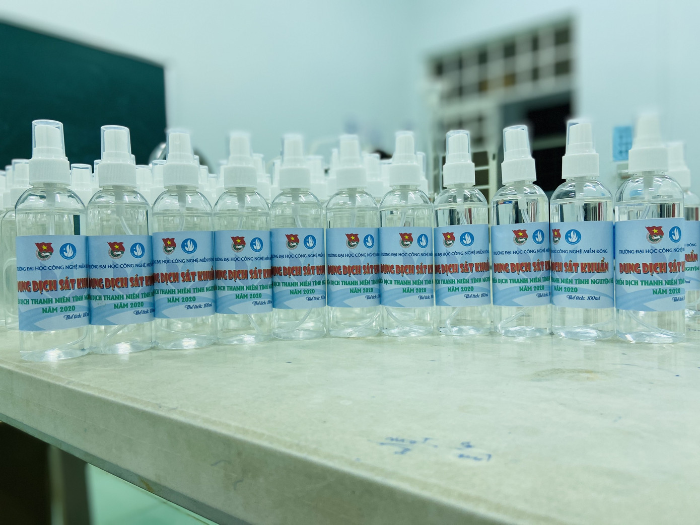 Làm dung dịch sát khuẩn cho chương trình “Thanh niên tình nguyện Hè 2020” ảnh 14