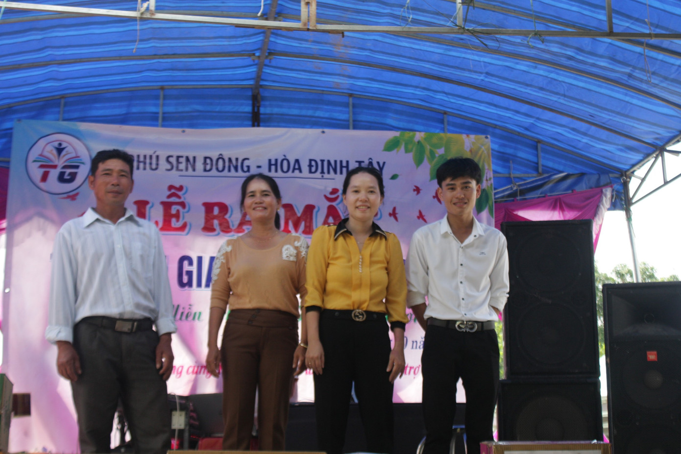 Tủ sách cộng đồng của hai sinh viên Phú Yên ảnh 2