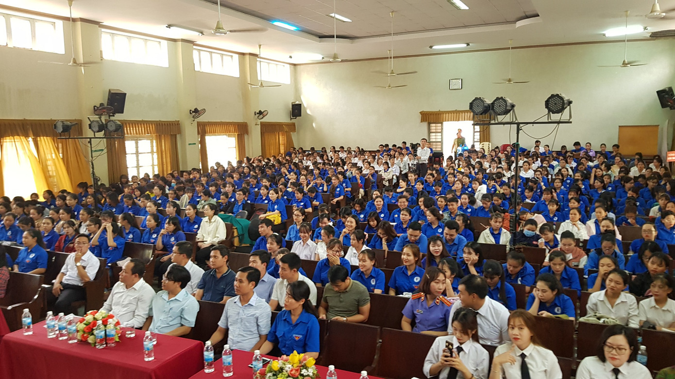 Tuyên truyền pháp luật bằng “Phiên tòa giả định” ảnh 2