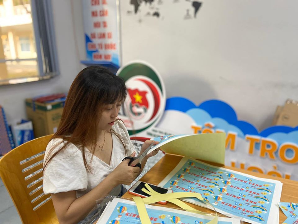 Sản xuất nước rửa tay tặng các trường mầm non ảnh 8