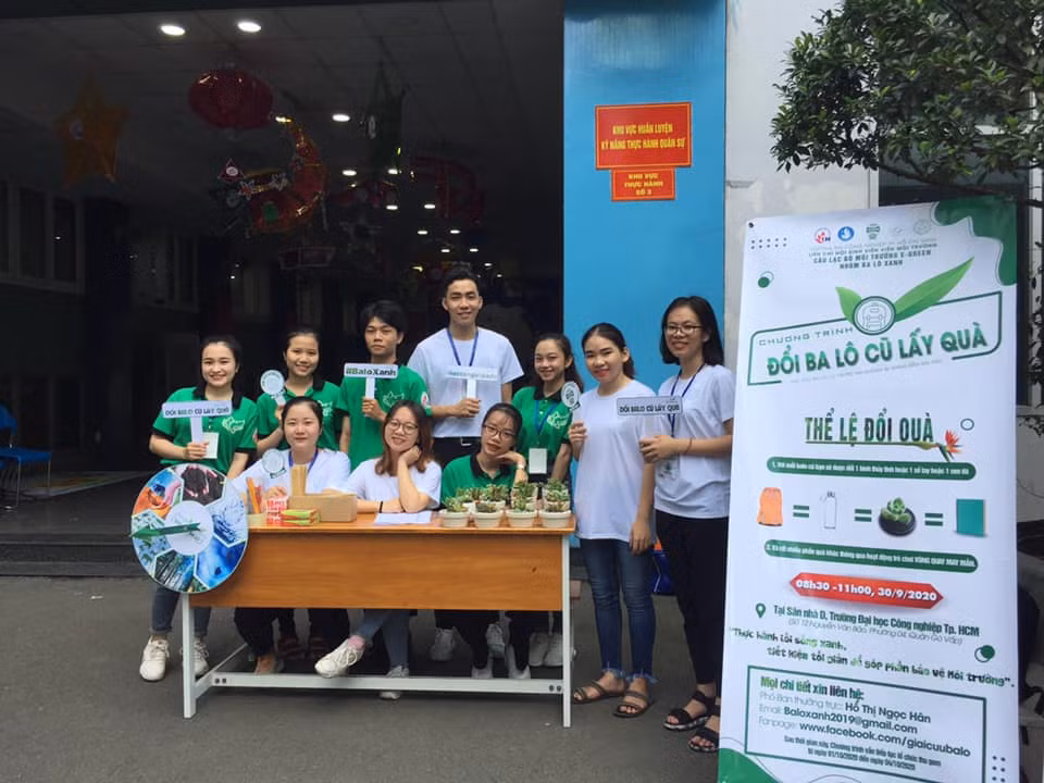 Hành trình "giải cứu" balô cũ ảnh 1