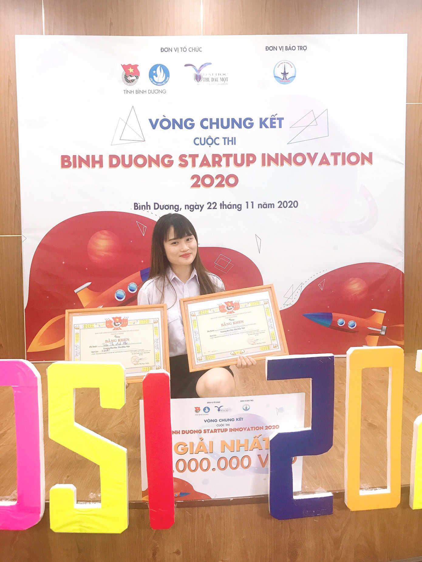 Cô thủ lĩnh sinh viên năng động ảnh 1