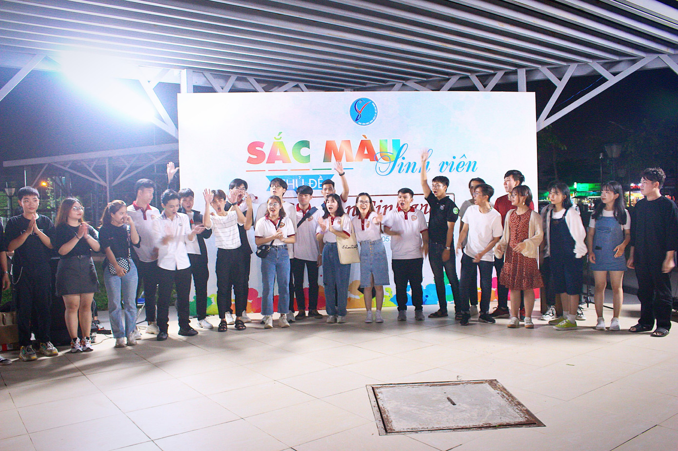 Sôi động sân chơi văn nghệ cuối tuần “Sắc màu sinh viên” ảnh 2