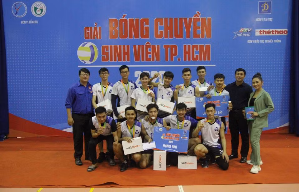 Tìm ra đội Quán quân “Giải bóng chuyền sinh viên TP.HCM 2020“ ảnh 8