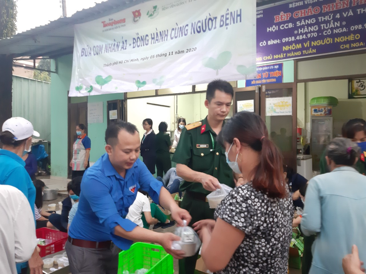 Những suất cháo nghĩa tình ảnh 9