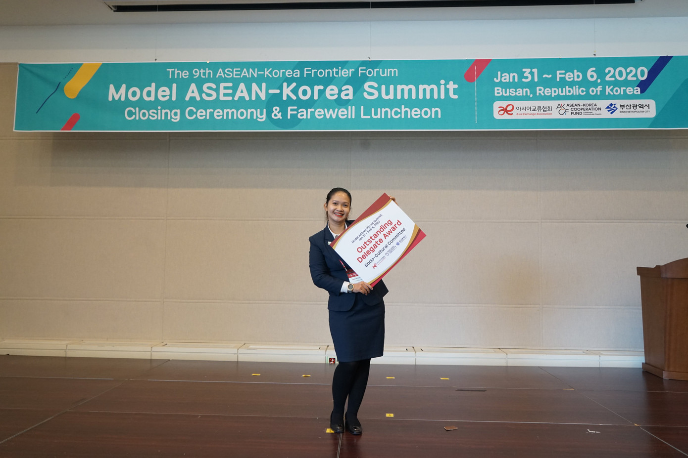 Cô sinh viên Y khoa tài năng ảnh 8