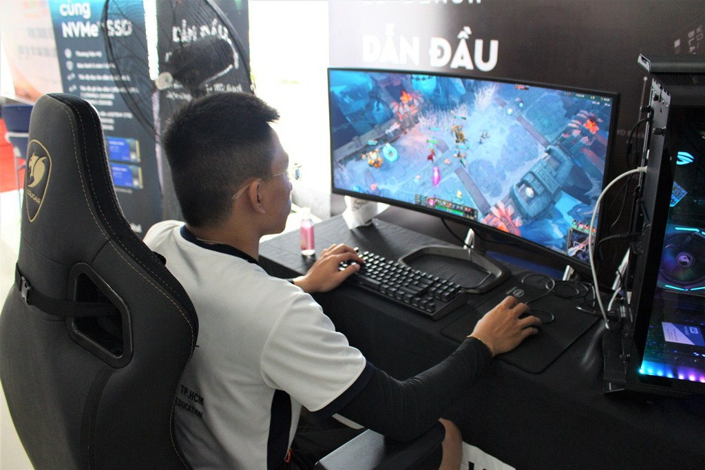 Những khoảnh khắc “bùng nổ” trong “Ngày hội tân sinh viên năm 2020” ảnh 16