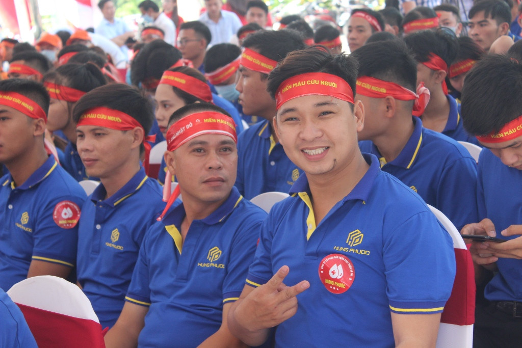 Tưng bừng ngày hội hiến máu “Chủ Nhật Đỏ” lần thứ XII, tại Bình Dương ảnh 7