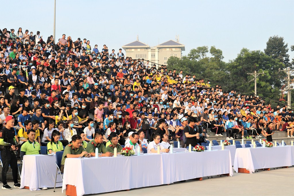 Những khoảnh khắc “bùng nổ” trong “Ngày hội tân sinh viên năm 2020” ảnh 1