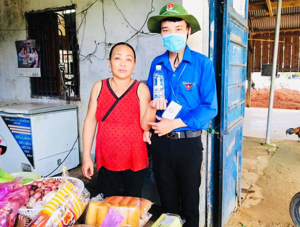 “Tri thức xanh” đến buôn làng tuyên truyền phòng chống dịch COVID-19 ảnh 11