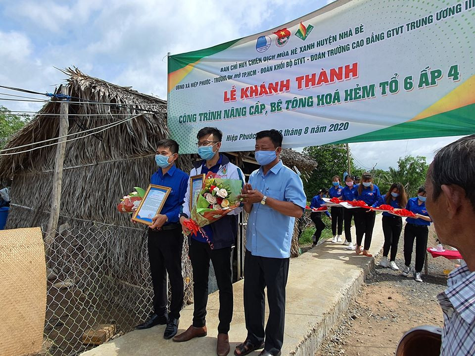 TP. HCM: Chiến sĩ “Mùa Hè Xanh” tham gia xây dựng nông thôn mới ảnh 9