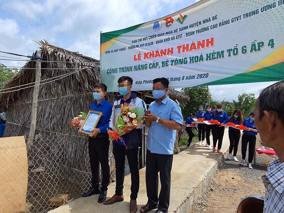 TP. HCM: Chiến sĩ “Mùa Hè Xanh” tham gia xây dựng nông thôn mới ảnh 9
