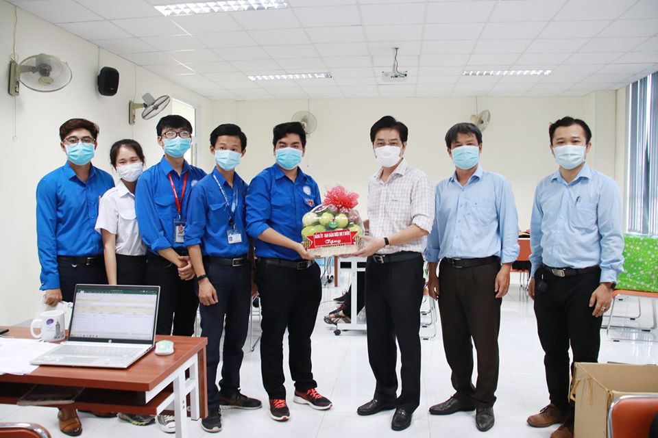 Tặng suất ăn 0 đồng cho sinh viên trường ĐH Y Dược TP. HCM ảnh 3