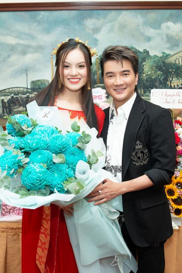 Nữ sinh viên chi 2 tỷ đồng cho MV ca nhạc của mình ảnh 2