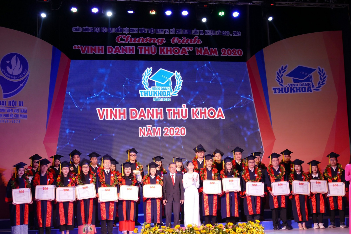 Hội Sinh viên TP. HCM vinh danh 60 thủ khoa ảnh 1