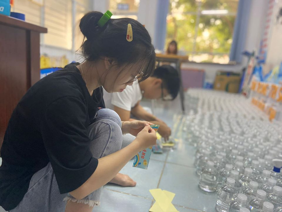 Sản xuất nước rửa tay tặng các trường mầm non ảnh 7