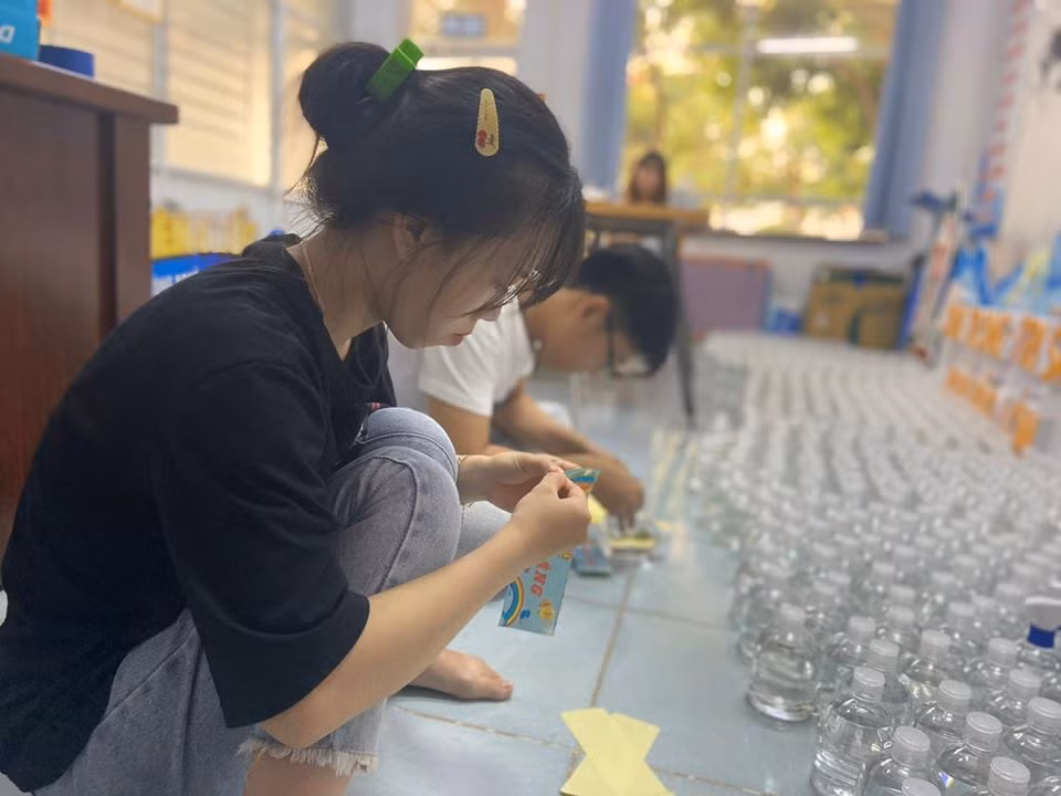 Sản xuất nước rửa tay tặng các trường mầm non ảnh 7