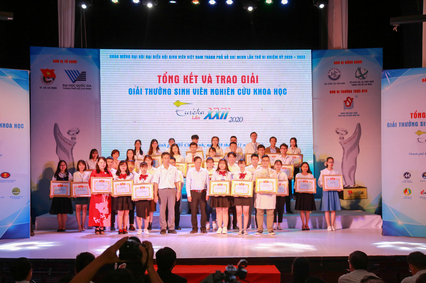 Nghiên cứu dòng chảy văn hóa dân gian trong Rap Việt giành giải Nhì Euréka ảnh 2