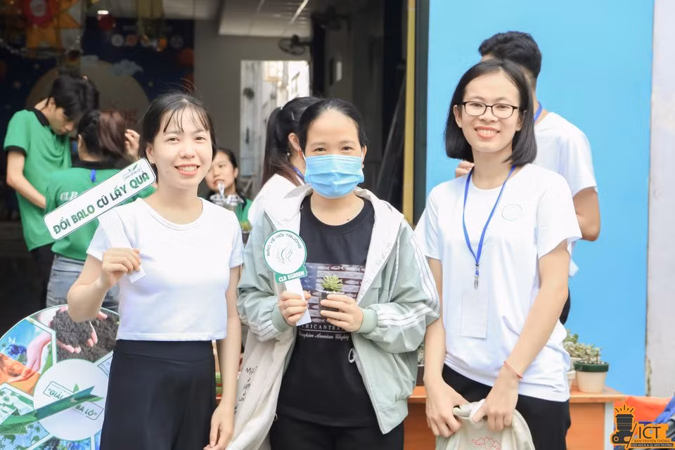 Hành trình "giải cứu" balô cũ ảnh 7