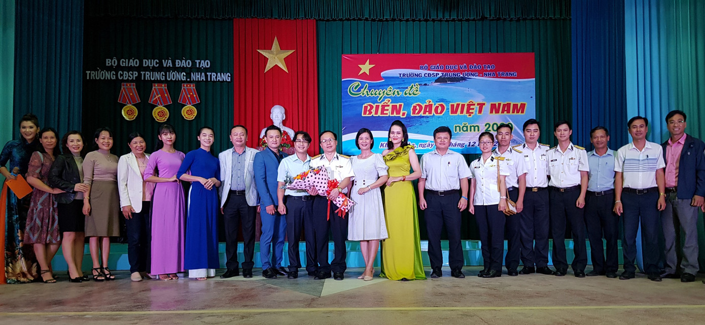 Đoàn trường CĐSP Trung ương Nha Trang tổ chức chuyên đề biển, đảo Việt Nam ảnh 2