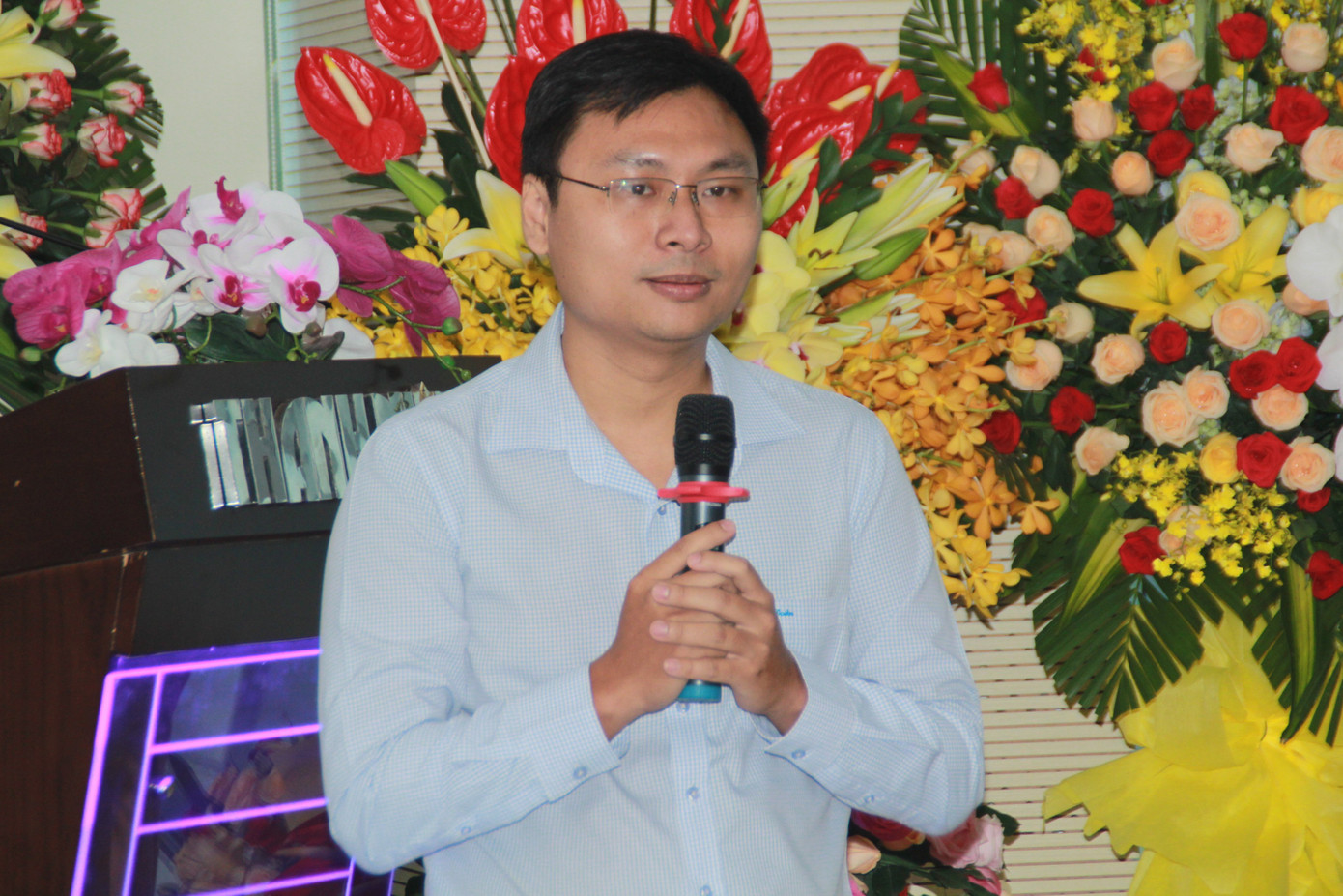 Nguyên Bí thư T.Ư Đoàn ra mắt cuốn tự truyện “Một đời nghĩa nặng tình sâu” ảnh 5