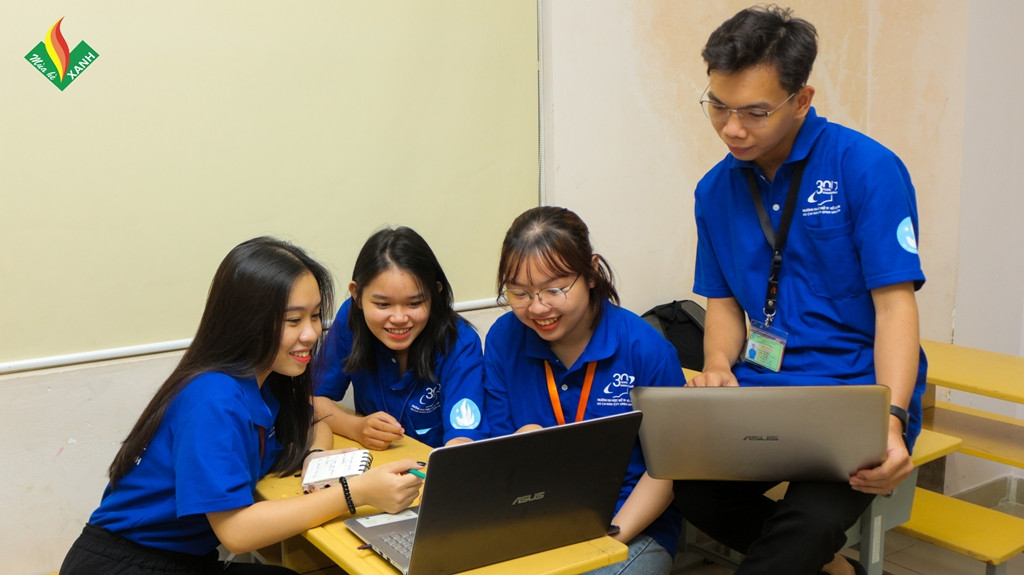 “Radio chiến sĩ” của sinh viên trường ĐH Mở TP. HCM ảnh 1