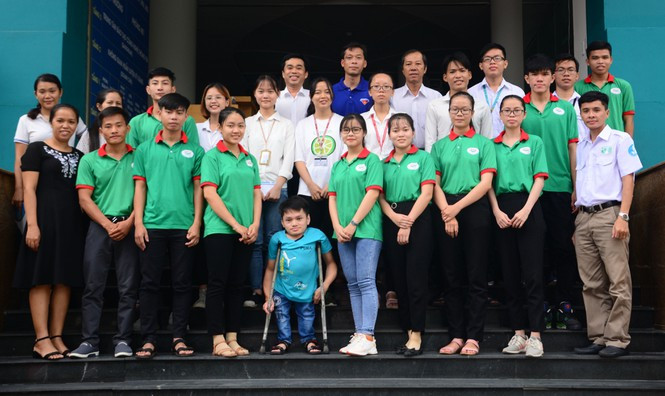 Nhà Văn hóa sinh viên TP. HCM trao học bổng bảo trợ “Hy vọng” ảnh 1