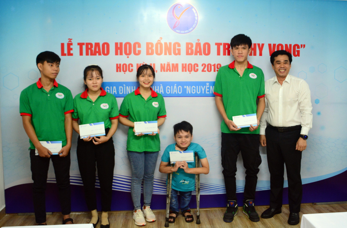 Nhà Văn hóa Sinh viên TP. HCM trao học bổng “Hy vọng” cho sinh viên ảnh 5