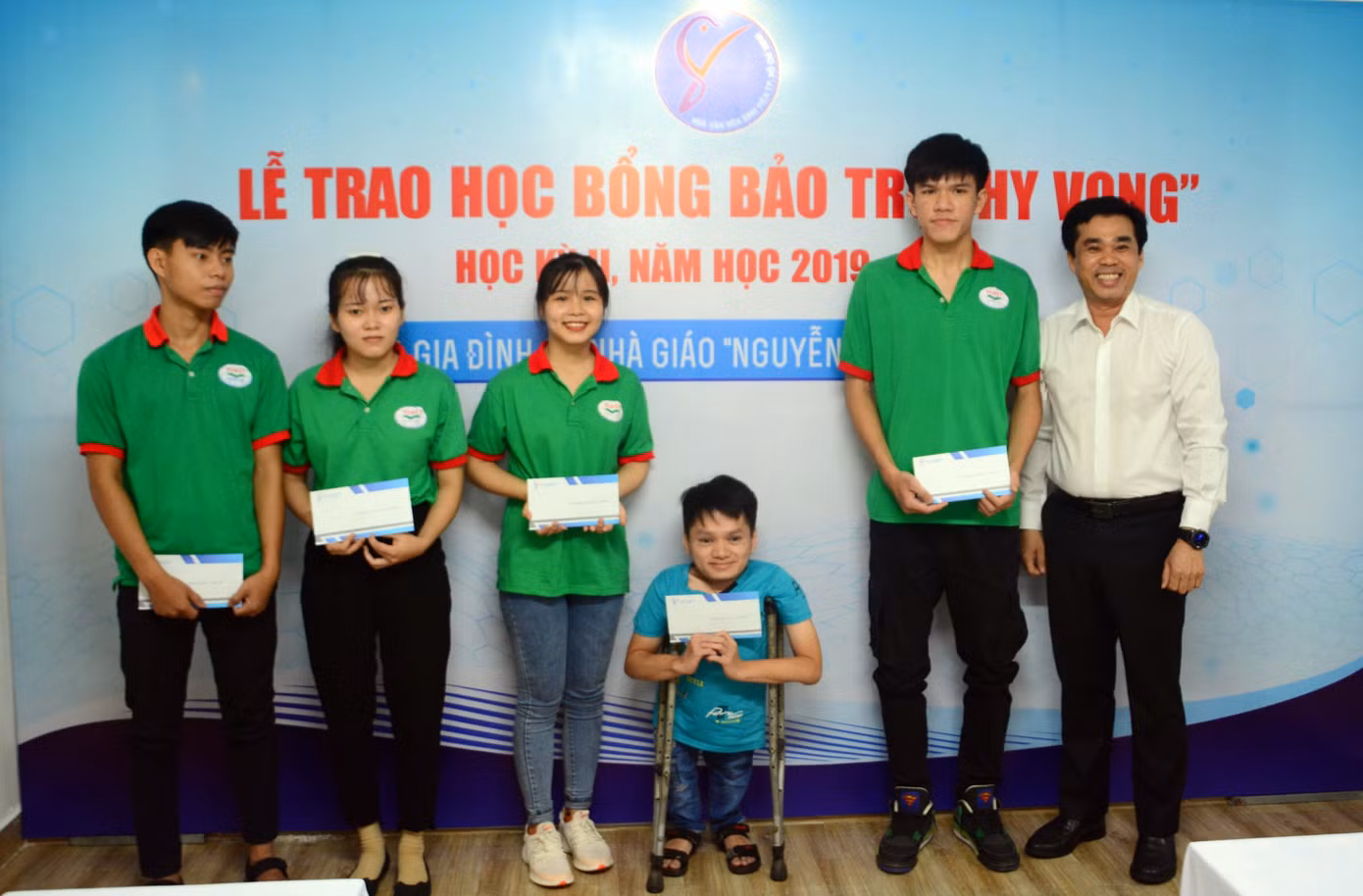 Nhà Văn hóa Sinh viên TP. HCM trao học bổng “Hy vọng” cho sinh viên ảnh 5