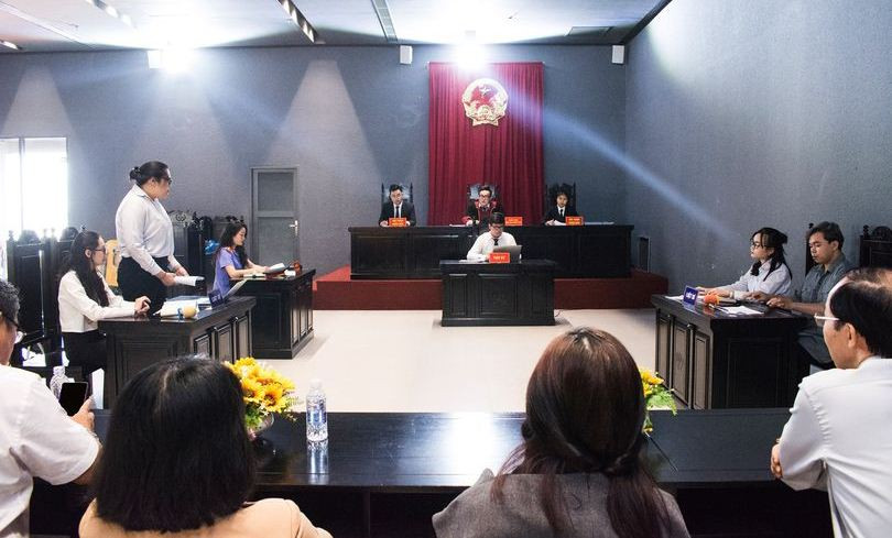 Học trực tiếp bằng Phiên tòa giả định ảnh 1