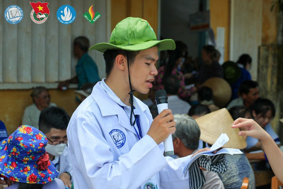 Sinh viên tình nguyện ĐH Y - Dược TP. HCM khám, phát thuốc miễn phí cho người dân Bến Tre ảnh 3