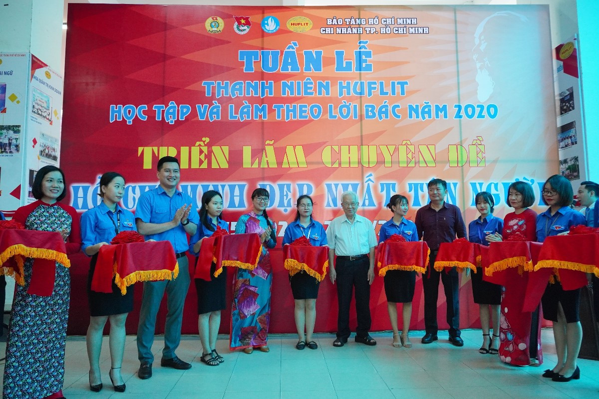 Khai mạc triển lãm chuyên đề “Hồ Chí Minh đẹp nhất tên Người” ảnh 1