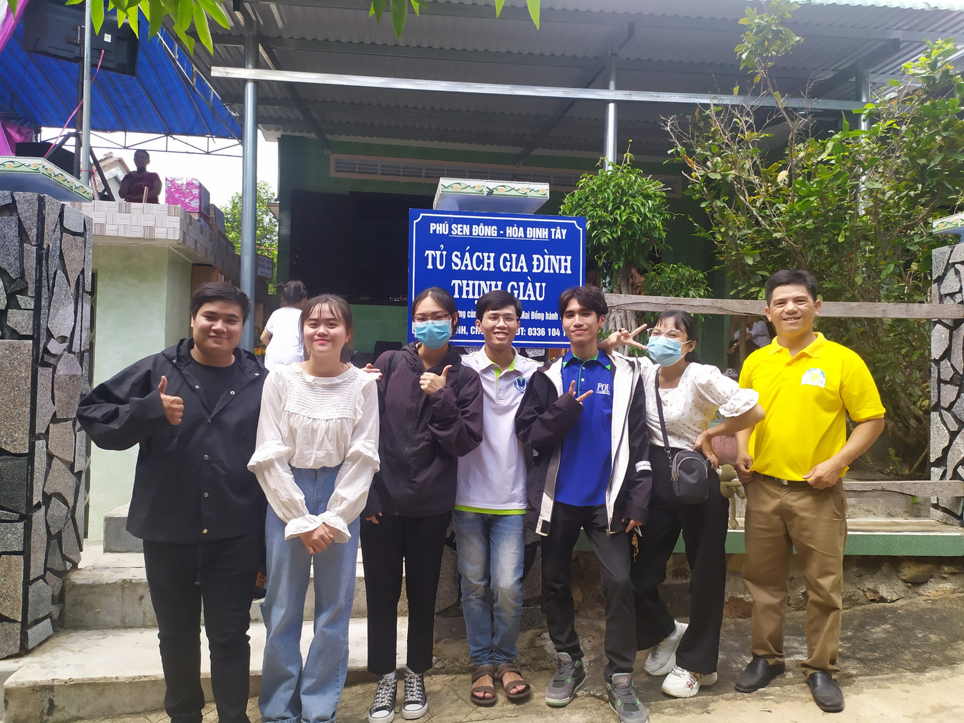 Tủ sách cộng đồng của hai sinh viên Phú Yên ảnh 3