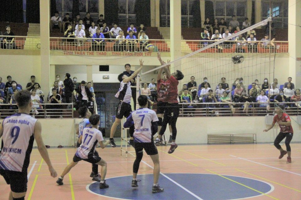 Tìm ra đội Quán quân “Giải bóng chuyền sinh viên TP.HCM 2020“ ảnh 3
