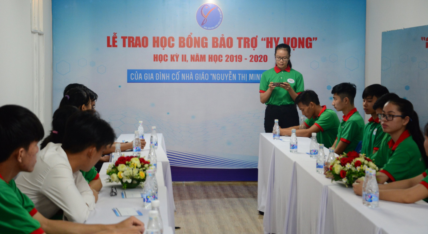Nhà Văn hóa Sinh viên TP. HCM trao học bổng “Hy vọng” cho sinh viên ảnh 6