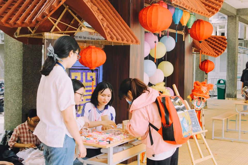Những thầy cô Y khoa của “Lớp học cổ tích” ảnh 5