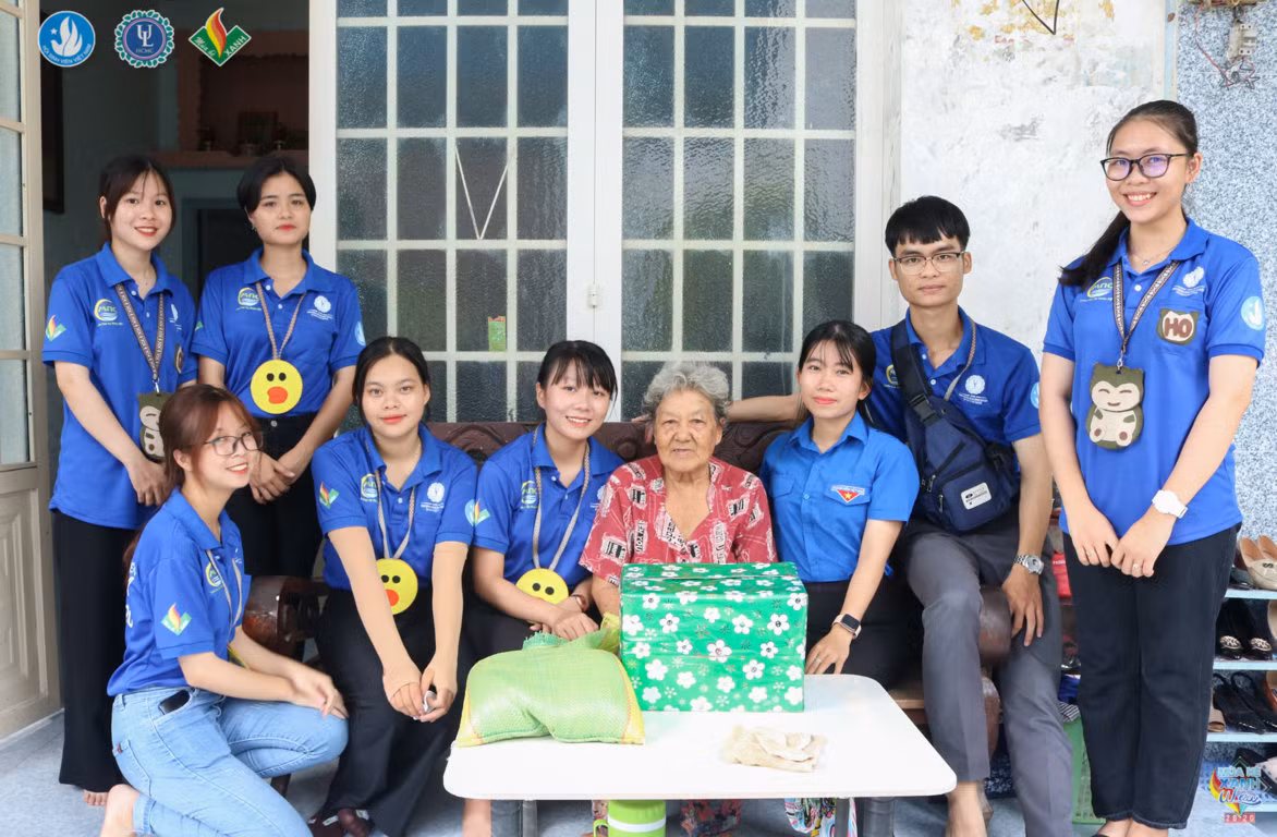 Sinh viên trường ĐH Luật TP. HCM gieo mầm yêu thương “Mùa Hè Xanh” ảnh 4