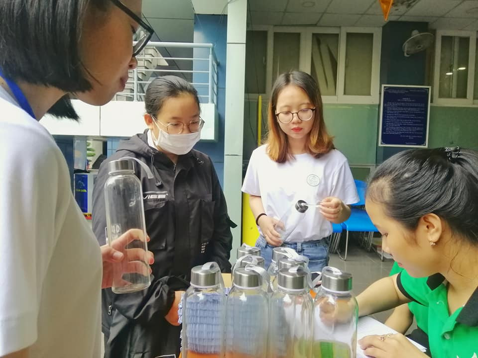 Hành trình "giải cứu" balô cũ ảnh 12